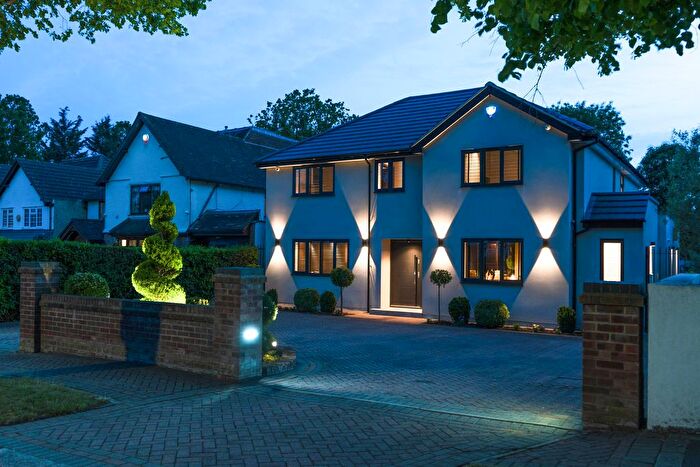 5 Bedroom Detached House For Sale In Bellfield Avenue, Harrow Weald, HA3