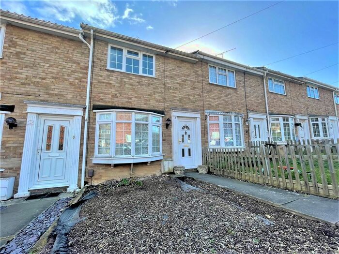 2 Bedroom Terraced House To Rent In Elgin Gardens, Rochester, Kent, ME2