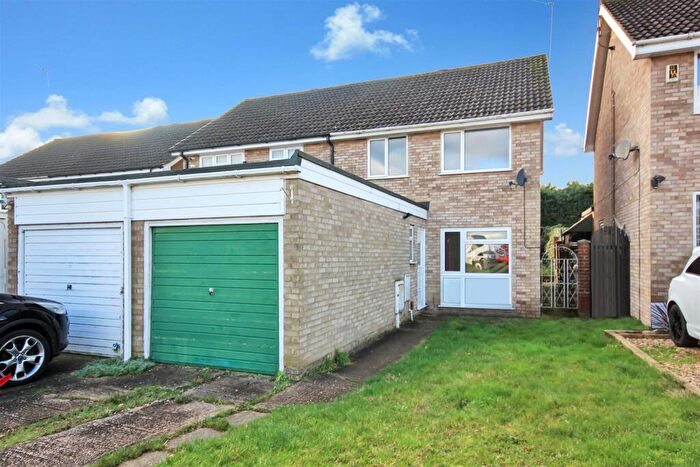 3 Bedroom Semi Detached House For Sale In The Banks, Wellingborough, NN9