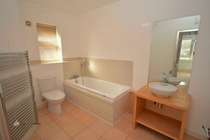 2 Bedroom Apartment To Rent In Drum Close, Allestree, Derby, DE22