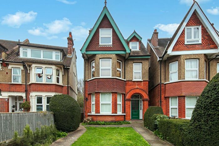 1 Bedroom Flat For Sale In St Augustines Avenue, South Croydon, CR2
