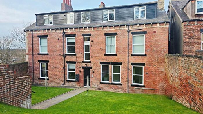 2 Bedroom Apartment To Rent In Ridge Terrace, Headingley, Leeds, LS6