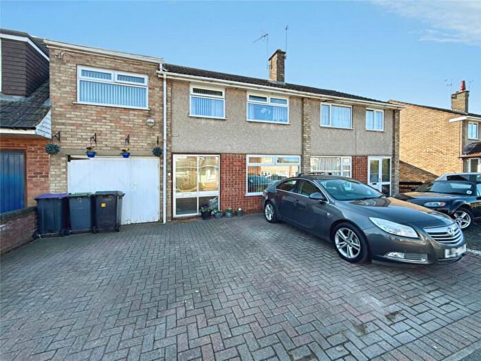 4 Bedroom Semi Detached House For Sale In Laburnum Close, North Hykeham, Lincoln, Lincolnshire, LN6