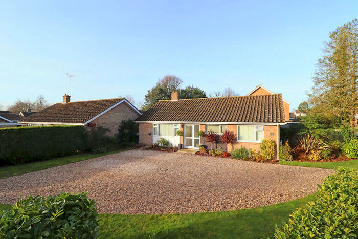 3 Bedroom Detached Bungalow For Sale In Notcutts, East Bergholt, CO7