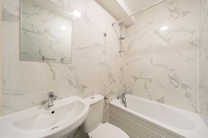 1 Bedroom Flat To Rent In High Street, Sutton, SM1
