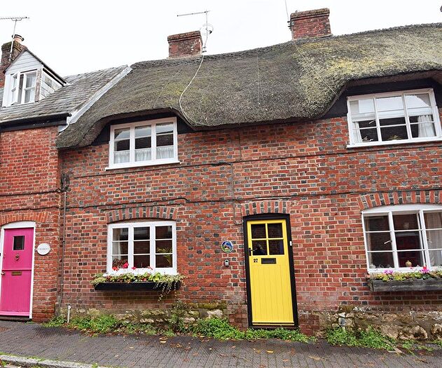 2 Bedroom Cottage For Sale In Church Street, Sturminster Newton, DT10