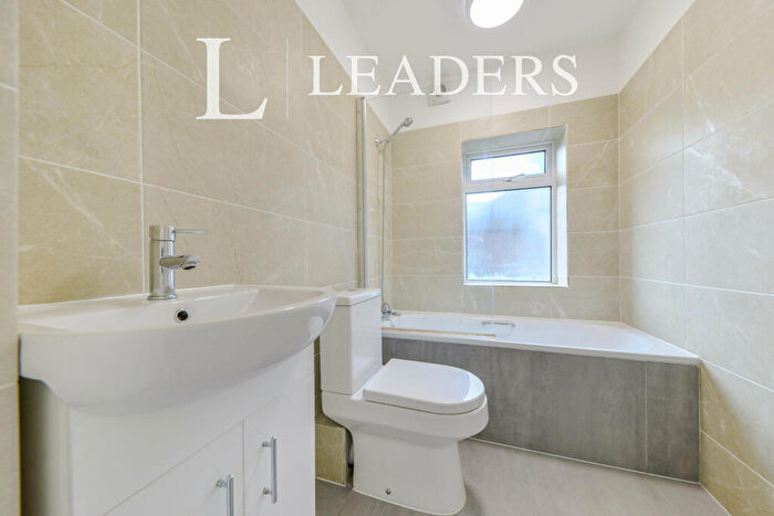 2 Bedroom End Of Terrace House To Rent In Sandfield Road, AL1