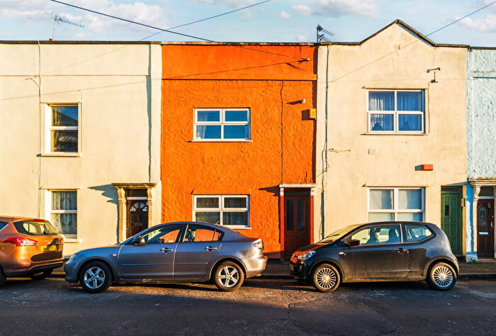 3 Bedroom Terraced House For Sale In Belmont Street, Bristol, Somerset, BS5