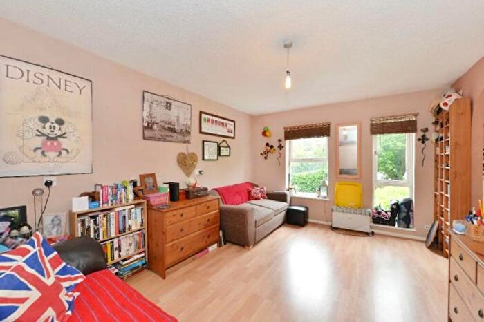 Studio To Rent In Blackheath, , London - - Studio, SE3