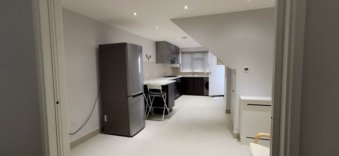 1 Bedroom Flat To Rent In Burnley Road, Dollis Hill, London, NW10