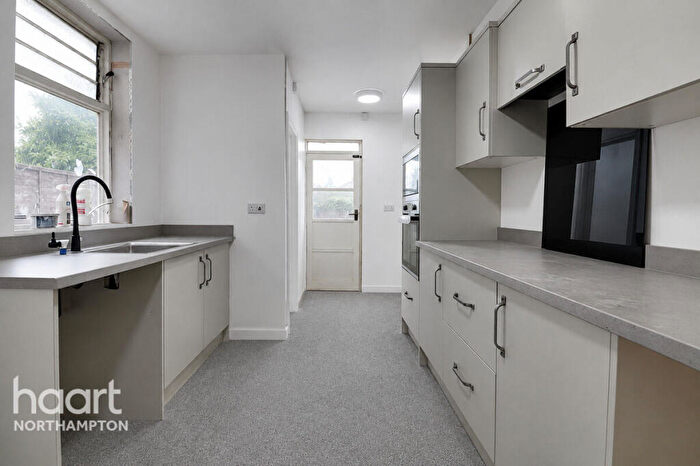 3 Bedroom Terraced House To Rent In Abbey Street, Northampton, NN5