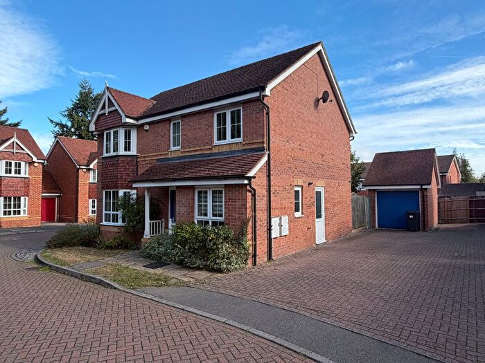4 Bedroom Detached House For Sale In Pryor Close, Reading, RG31