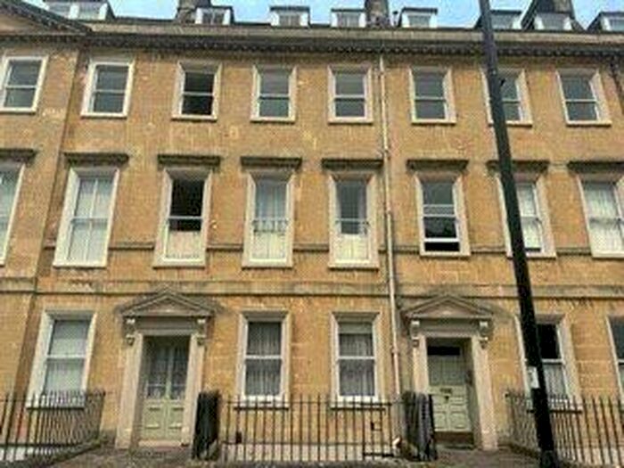2 Bedroom Apartment To Rent In South Parade, Bath, Somerset, BA2