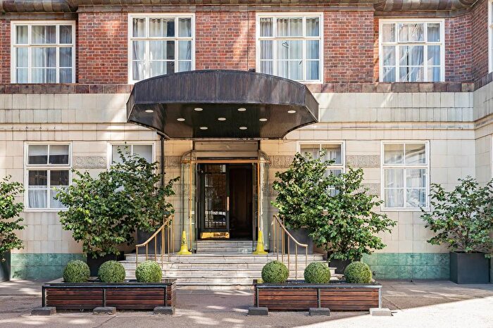 2 Bedroom Flat For Sale In Carrington House, Hertford Street, W1J