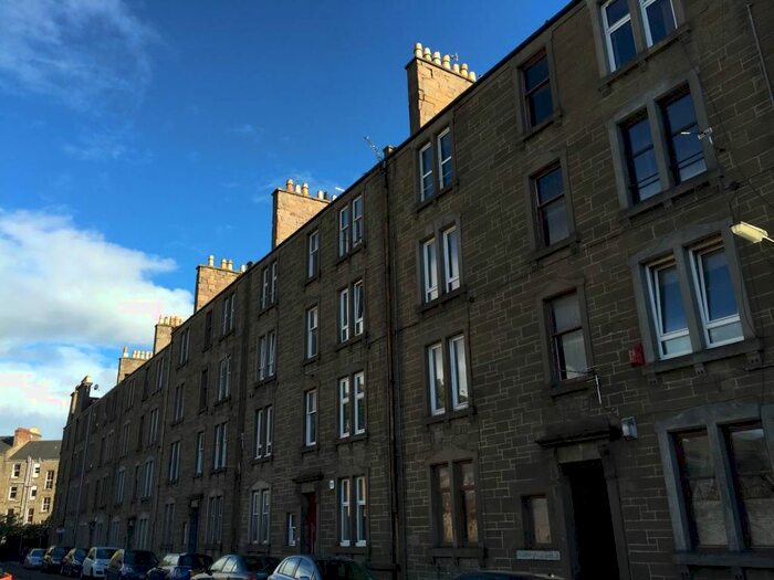 1 Bedroom Flat To Rent In Molison Street, Dundee, DD4