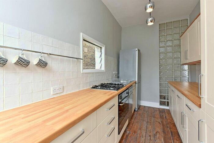 1 Bedroom Flat To Rent In Ramsden Road, Balham, London, SW12