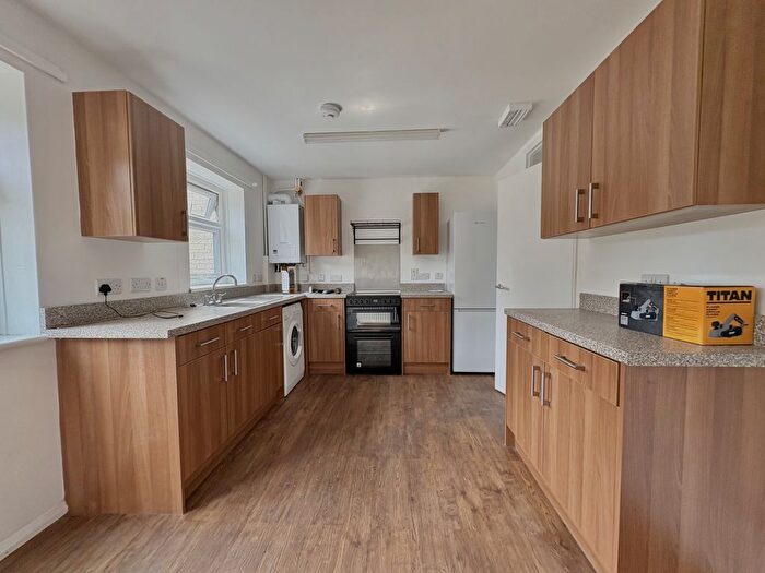 3 Bedroom Terraced House To Rent In Croxford Gardens, Kidlington, Oxfordshire, OX5