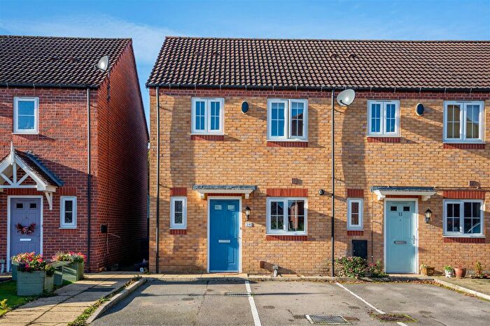 3 Bedroom Semi-Detached House To Rent In Church Gate, York, YO26