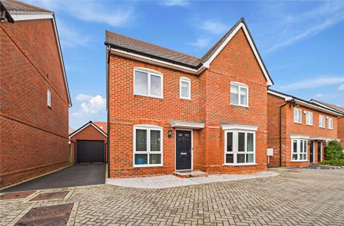 4 Bedroom Detached House For Sale In Fingal Crescent, Spencers Wood, Reading, Berkshire, RG7