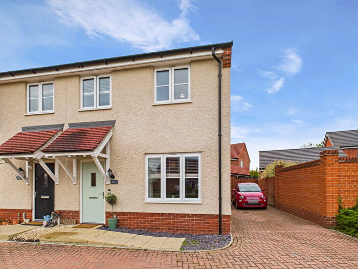 3 Bedroom Semi-Detached House For Sale In Oxlip Way, Stowupland, Stowmarket, IP14