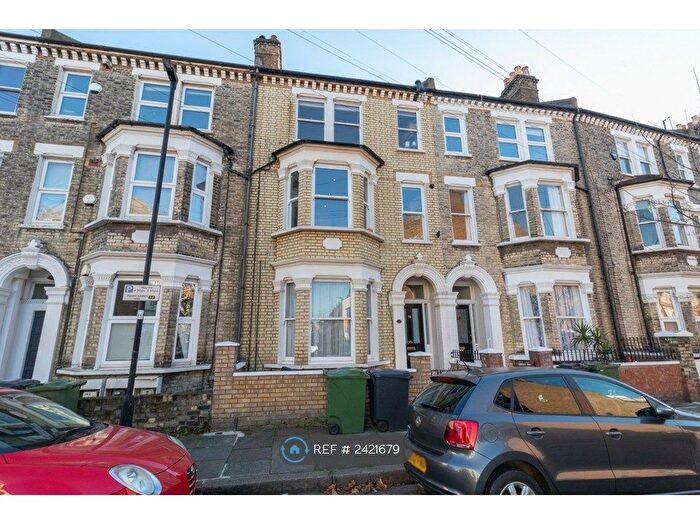 2 Bedroom Flat To Rent In Tregothnan Road, London, SW9