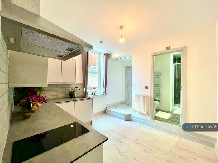 Studio To Rent In York Road, Edgbaston, Birmingham, B16