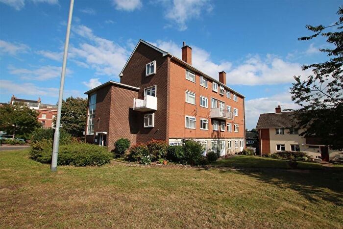 3 Bedroom Maisonette To Rent In Parr Close, Exeter, EX1