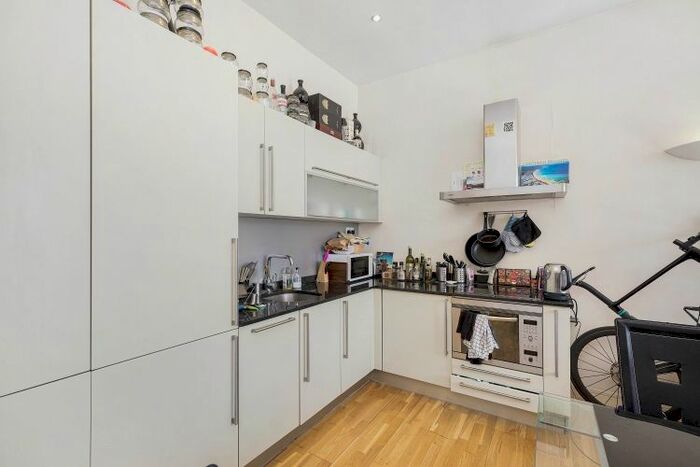 1 Bedroom Flat To Rent In Gloucester Terrace, London, W2