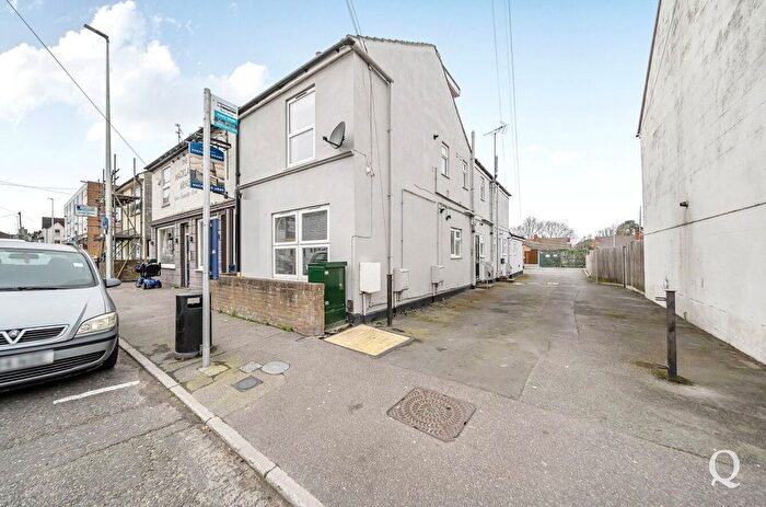 4 Bedroom Garage / Parking For Sale In Station Road, Rainham, Gillingham, Kent, ME8