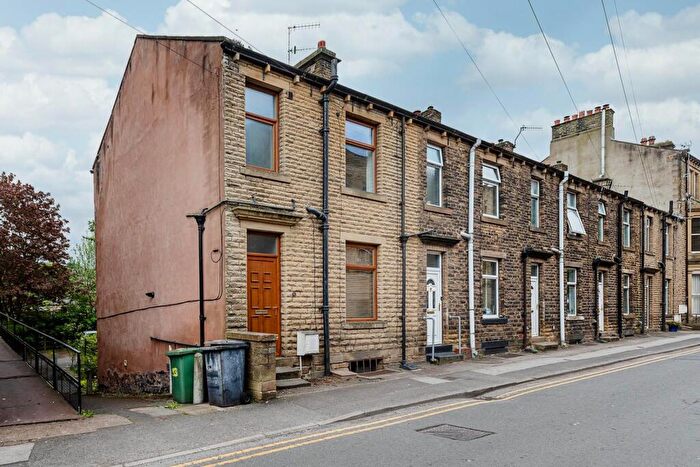 3 Bedroom End Of Terrace House To Rent In New Street, Slaithwaite, Huddersfield, HD7