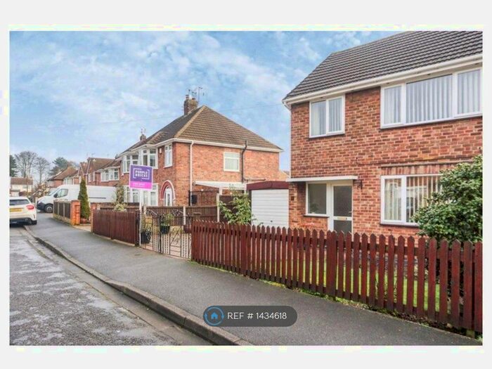 3 Bedroom Semi-Detached House To Rent In Royce Avenue, Hucknall, Nottingham, NG15