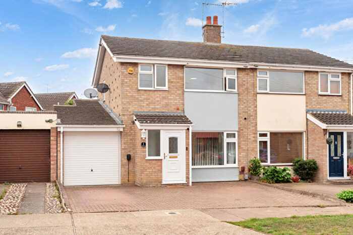 3 Bedroom Semi-Detached House For Sale In Kempton Road, Ipswich, IP1