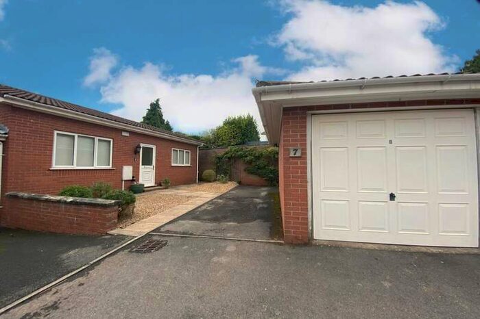 2 Bedroom Detached Bungalow To Rent In Nore Park Drive, Portishead, Bristol, BS20