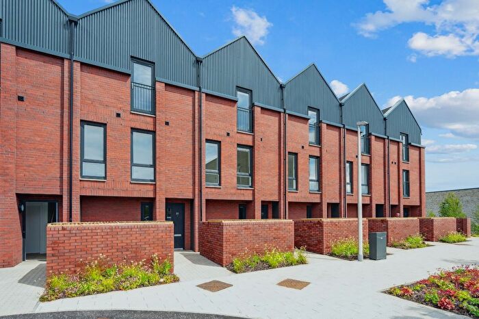 3 Bedroom Town House To Rent In Maltings Wynd, Dundashill, Glasgow, G4