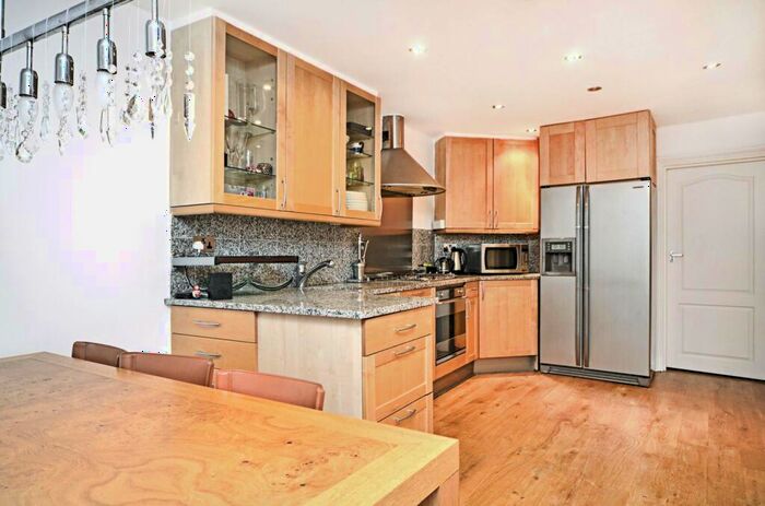 2 Bedroom Flat To Rent In Abbey Road, St John's Wood, London, NW8