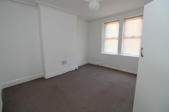 2 Bedroom Flat To Rent In Brinkburn Avenue, Gateshead, NE8