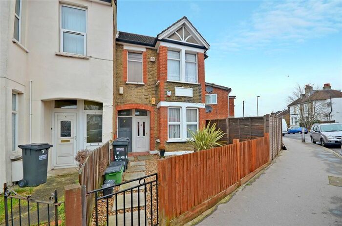 1 Bedroom Flat To Rent In Luna Road, Thornton Heath, CR7