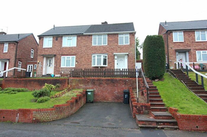 3 Bedroom Semi Detached House For Sale In Wordsley, Foxhills Road, DY8
