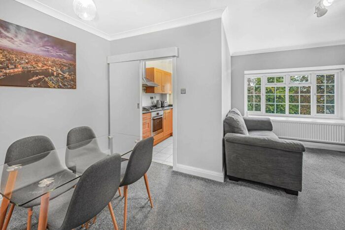 2 Bedroom Apartment For Sale In The Mews, Beaufort Road, Sale, M33