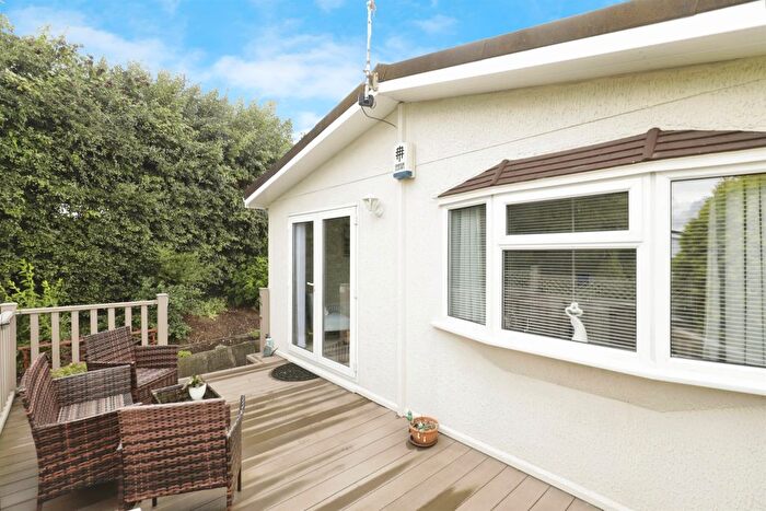 2 Bedroom Park Home For Sale In Nidderdale Lodge Park, Knaresborough, HG5