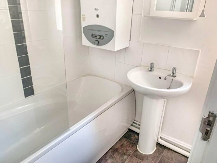 1 Bedroom Flat For Sale In Imberwood Close, Warminster, BA12