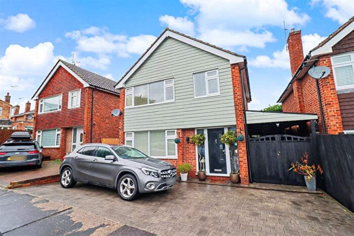 3 Bedroom Detached House For Sale In Connaught Gardens, Braintree, CM7