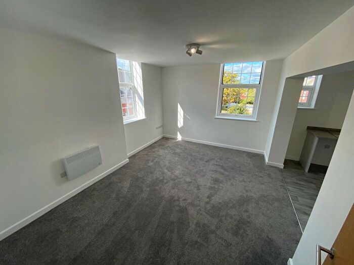 1 Bedroom Apartment To Rent In Peach Trees Apartments, NG18