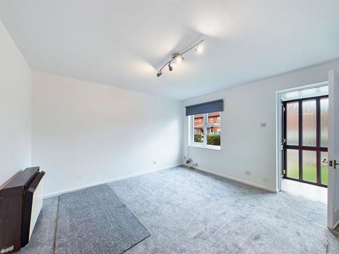 1 Bedroom Property To Rent In Clarkes Drive, Uxbridge, UB8