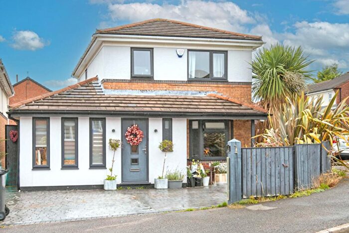 3 Bedroom Detached House For Sale In Healaugh Way, Chesterfield, S40