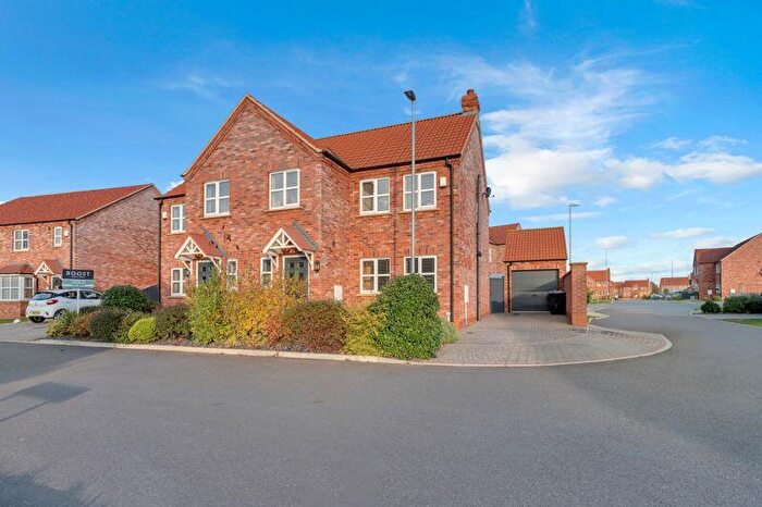 3 Bedroom Semi-Detached House For Sale In Landings Lane, Holton-Le-Clay, DN36