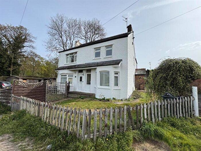 3 Bedroom House To Rent In Charmwood Lane, Orpington, BR6