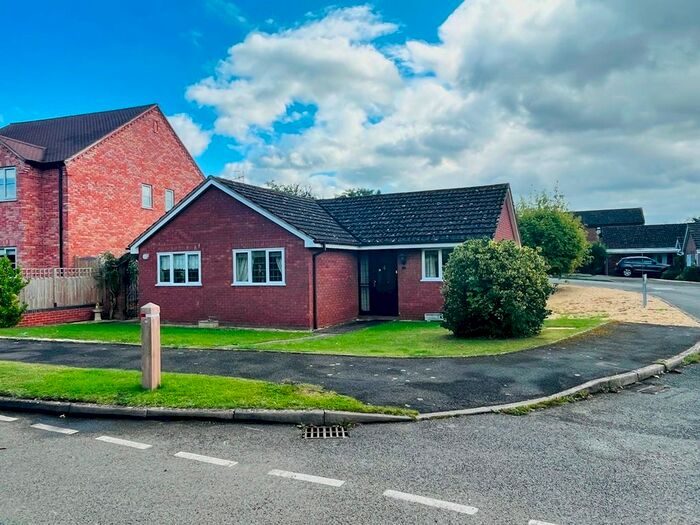 3 Bedroom Detached Bungalow For Sale In Badsey Fields Lane, Evesham, WR11