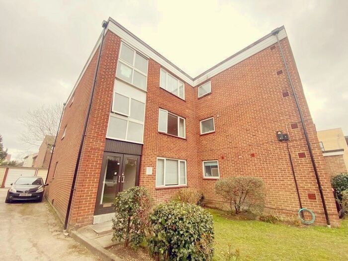 2 Bedroom Apartment To Rent In Banister Park, SO15