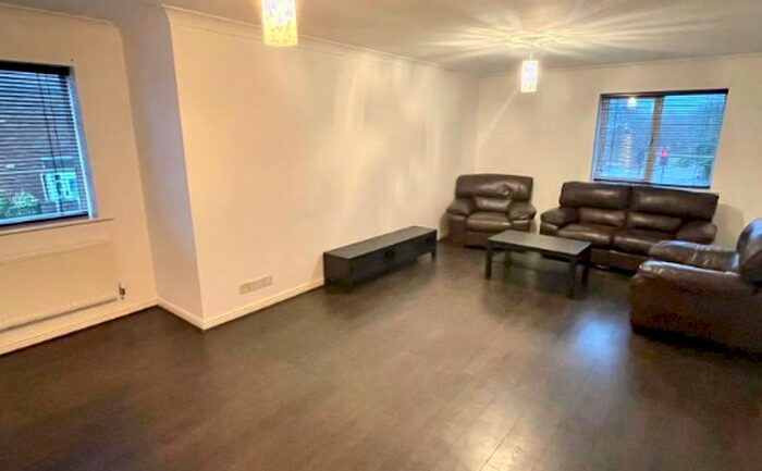 3 Bedroom Flat To Rent In Village Heights, Gateshead, NE8